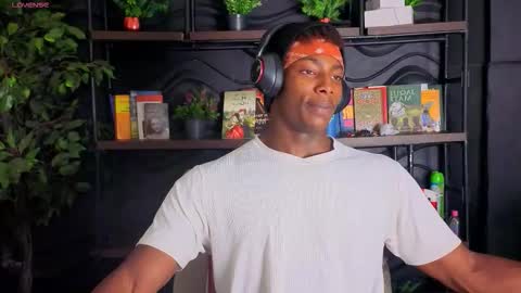 Maxmuscle10 online show from February 12, 2026, 3:51 pm