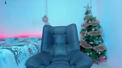 MAX online show from December 9, 2024, 9:48 pm