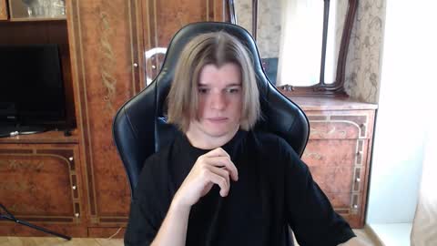 Max online show from September 29, 2025, 12:32 pm