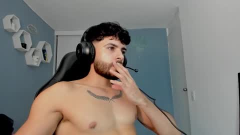 Snapshot of maxtowers chatting on March 6, 2026, 4:20 am Maxi online show from March 6, 2026, 4:20 am