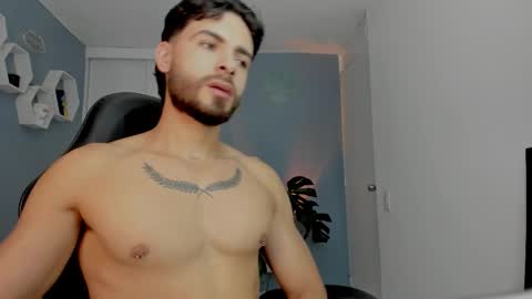 Snapshot of maxtowers chatting on March 12, 2026, 11:55 pm Maxi online show from March 12, 2026, 11:55 pm