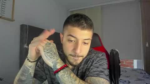 Snapshot of maxvibe_ chatting on October 28, 2025, 10:34 pm maxvibe_ online show from October 28, 2025, 10:34 pm