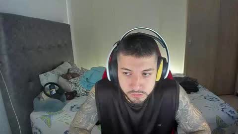 Snapshot of maxvibe_ chatting on October 31, 2025, 9:49 pm maxvibe_ online show from October 31, 2025, 9:49 pm