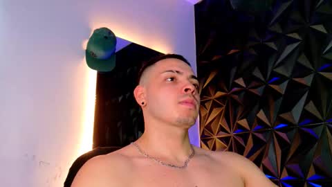 MAX online show from October 25, 2025, 10:26 pm