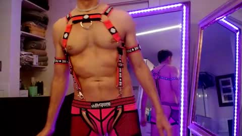 Maxxxbates online show from February 15, 2026, 1:57 am