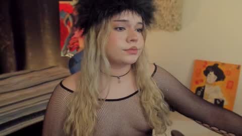 Maxine Minx online show from December 22, 2024, 4:28 am