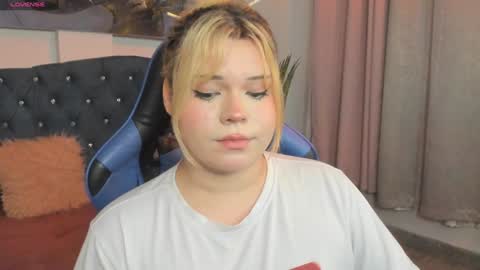 Maxine Minx online show from February 1, 2025, 9:00 am