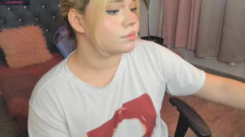 Maxine Minx online show from February 1, 2025, 12:05 pm