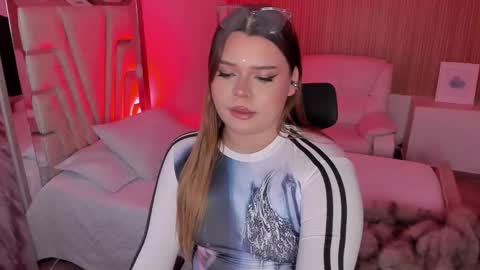 Maxine Minx online show from November 14, 2025, 9:19 am