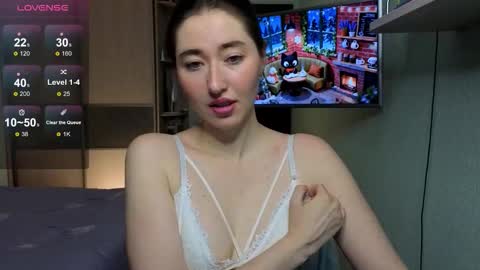 Snapshot of may_may_moon chatting on January 5, 2026, 6:11 pm may_may_moon online show from January 5, 2026, 6:11 pm