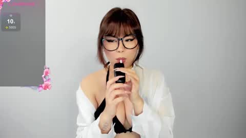 Mia online show from January 29, 2025, 2:51 am