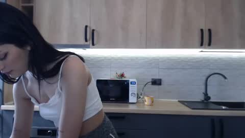 Maya online show from February 24, 2025, 11:10 am