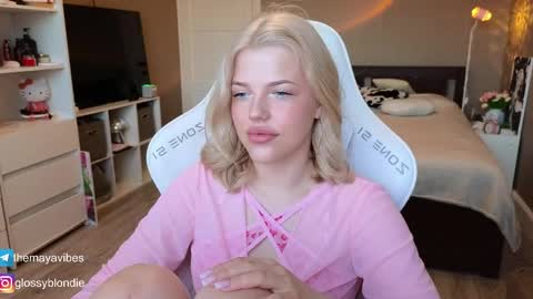 Maya online show from April 9, 2026, 3:28 am