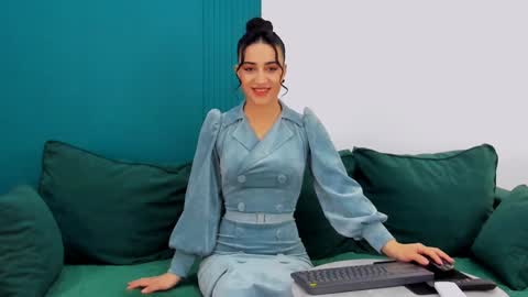 Maya online show from February 8, 2025, 2:27 pm