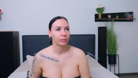 MayaCruise online show from October 29, 2025, 9:00 am