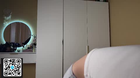 mayal1na online show from March 13, 2026, 10:33 am