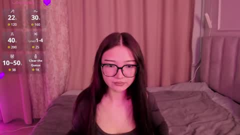 Erina online show from April 5, 2026, 9:28 am