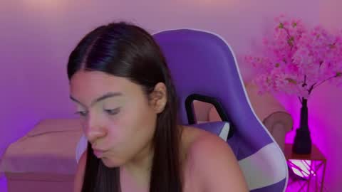 Maya Vexx online show from June 3, 2026, 2:33 pm