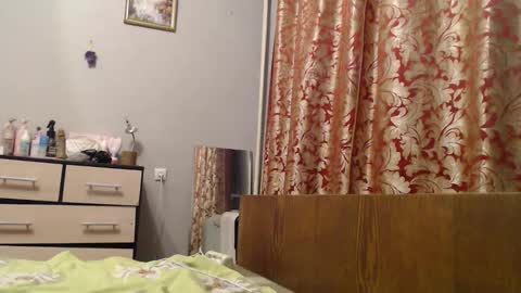 Snapshot of maybe_doll chatting on November 9, 2025, 2:15 pm maybe_doll online show from November 9, 2025, 2:15 pm