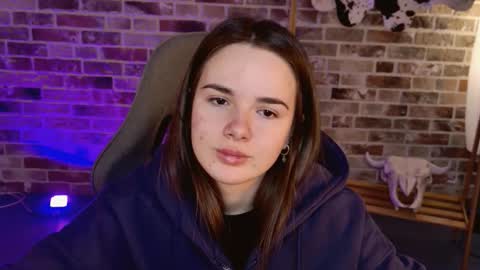 maybloom_ online show from February 10, 2026, 8:07 am