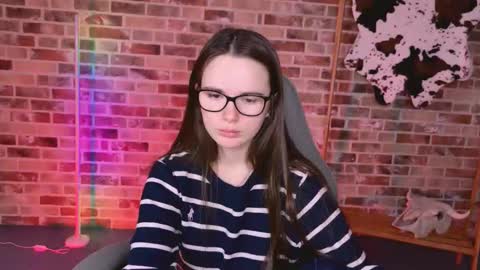 maybloom_ online show from March 4, 2026, 7:03 am