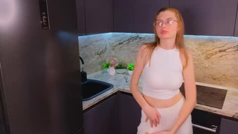 Snapshot of maydabarrick chatting on February 12, 2025, 7:13 pm Mia online show from February 12, 2025, 7:13 pm