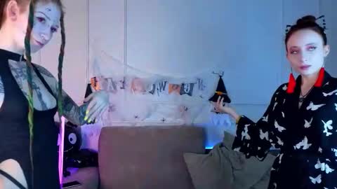 Snapshot of maydacroswell chatting on October 30, 2025, 1:29 am Stacy online show from October 30, 2025, 1:29 am