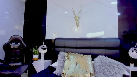 Maylin online show from December 21, 2024, 4:41 am