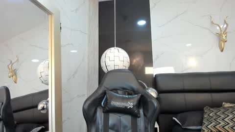 Maylin online show from February 1, 2025, 4:03 am