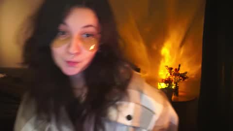 Mary  . online show from December 15, 2025, 5:01 am