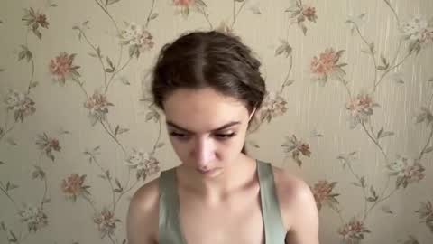 Lily  online show from June 7, 2026, 9:13 am