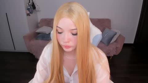  Mila  online show from October 8, 2025, 5:38 am