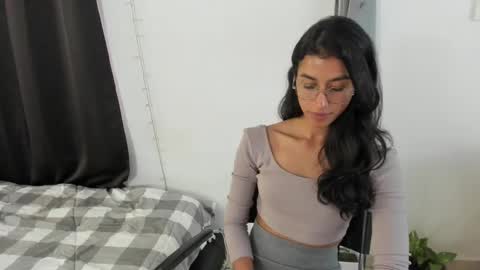 Snapshot of mazikeen_18 chatting on March 3, 2025, 2:59 pm mazikeen_18 online show from March 3, 2025, 2:59 pm