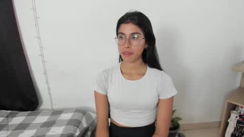 Snapshot of mazikeen_18 chatting on October 3, 2025, 11:40 am mazikeen_18 online show from October 3, 2025, 11:40 am