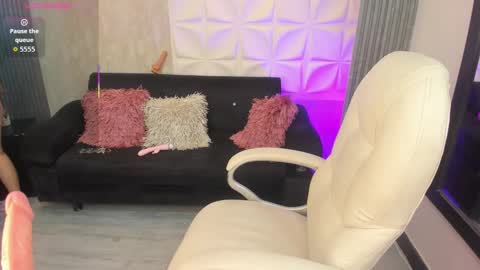 Camila online show from January 14, 2026, 2:01 pm