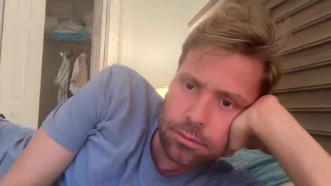 Snapshot of mbnc chatting on October 13, 2025, 7:03 pm lol online show from October 13, 2025, 7:03 pm