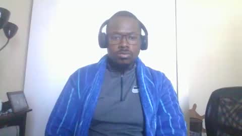 Mark online show from December 5, 2025, 5:42 pm