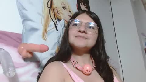 mackenna av online show from February 28, 2025, 2:20 pm