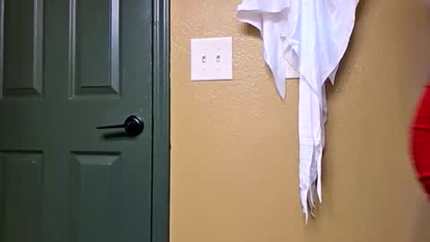 mclovinmackay online show from November 4, 2025, 2:54 am