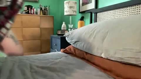 mcrizzle2 online show from April 18, 2026, 7:07 pm