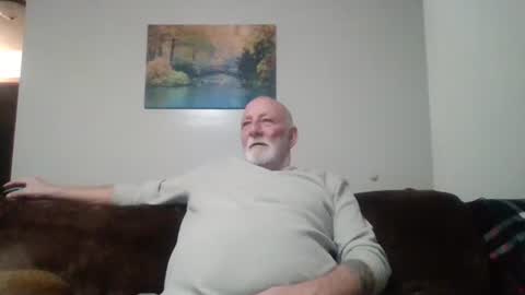 mdane99 online show from December 31, 2024, 1:41 pm