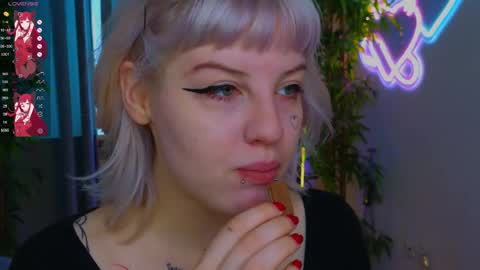 Roze online show from April 10, 2026, 7:57 am