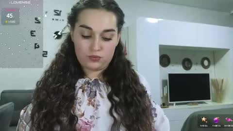 Snapshot of me_lissa_sun chatting on December 12, 2024, 7:48 pm Melissa online show from December 12, 2024, 7:48 pm