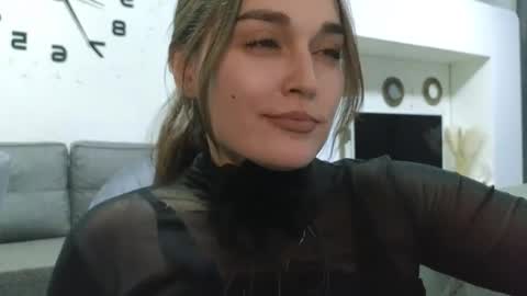 Snapshot of me_lissa_sun chatting on December 21, 2024, 5:36 am Melissa online show from December 21, 2024, 5:36 am