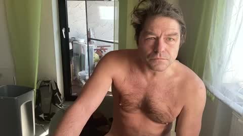 Snapshot of medeinoe chatting on February 1, 2025, 10:05 am medeinoe online show from February 1, 2025, 10:05 am