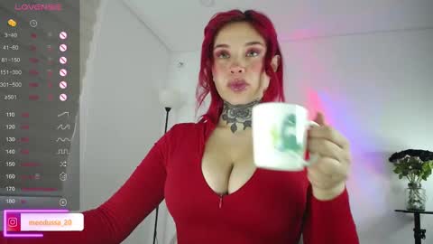 Johana  online show from October 30, 2025, 11:33 am