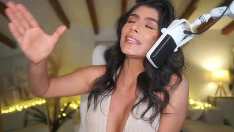 Andrea  online show from January 24, 2025, 9:37 pm