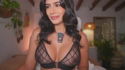 Andrea  online show from November 27, 2025, 11:45 am