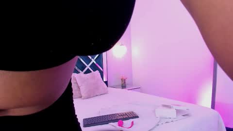 Snapshot of meelody7 chatting on February 4, 2026, 11:38 am Melody online show from February 4, 2026, 11:38 am