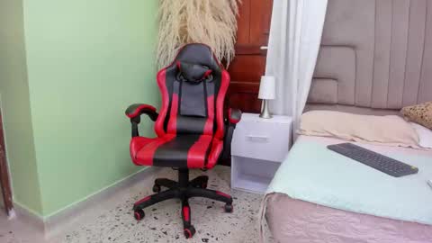 Snapshot of megan_angie chatting on March 1, 2026, 3:19 am Megan Angie online show from March 1, 2026, 3:19 am